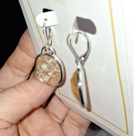 Color Street Women's Faceted Sparkly Earrings Silver Tone Lever Back Elegant - Picture 6 of 6